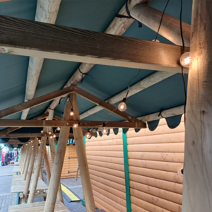 Českobudějovický advent - vánoční stánky na Náměstí Přemysla Otakara II. jsou vyrobeny z impregnovaných palisád Impregnace Soběslav