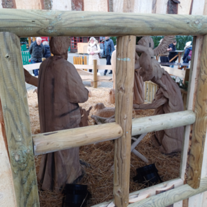 Českobudějovický advent - domek ručně vyřezávaného betlému je vyroben z impregnovaného dřeva ze spol. Impregnace Soběslav