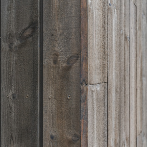 Dřevo v exteriéru ošetřené Královskou impregnací a Profi impregnací, zakázková výroba pro hotelový komplex JBX Resort Avenue Lipno.