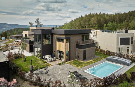 Dokonal&aacute; dřevěn&aacute; fas&aacute;da bez starost&iacute;: Proč modern&iacute; impregnace por&aacute;ž&iacute; klasick&yacute; modř&iacute;n?