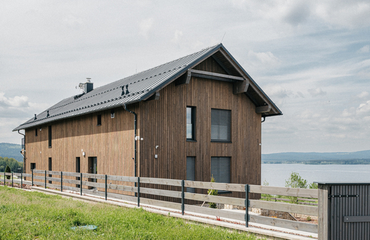 FOTO: produkty Profi a Královské impregnace na fasádě luxusního chaletu