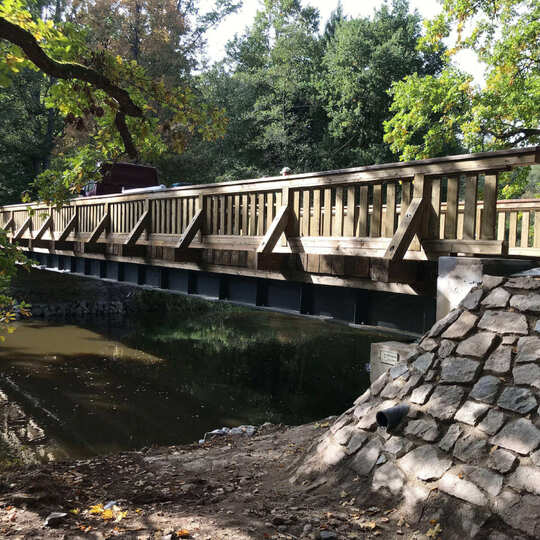 Mosty, lávky, zábradlí